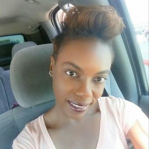 Meet your Posher, Kelli